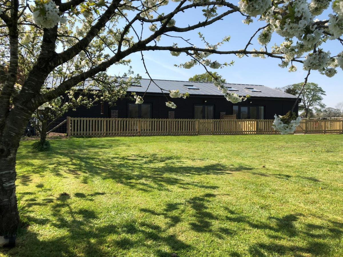1 Barn Cottages Уитчърч Екстериор снимка